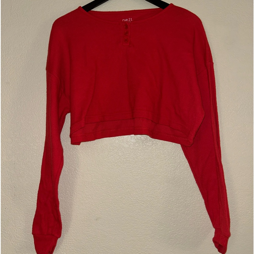 Cropped long sleeve shirt